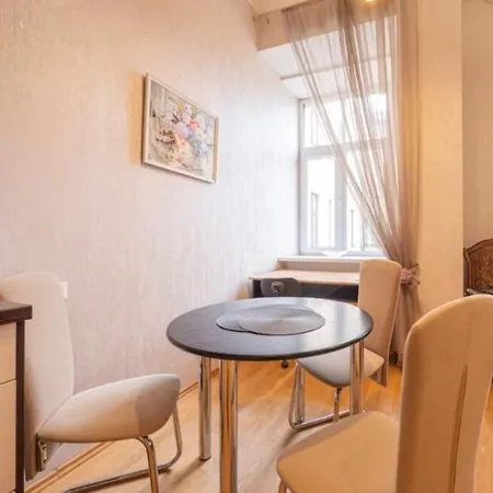 Centre, 2r Apart,free Parking,wifi * Riga