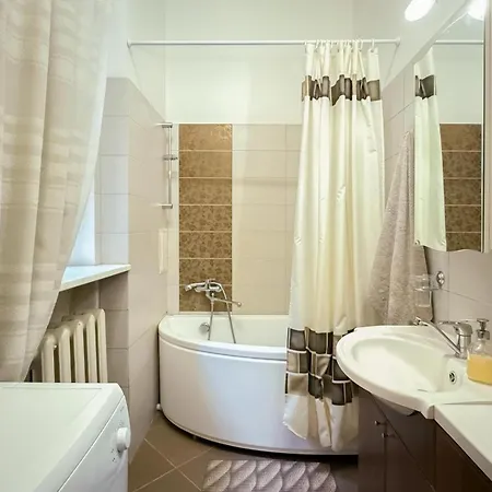 Centre, 2r Apart,free Parking,wifi Апартаменты *